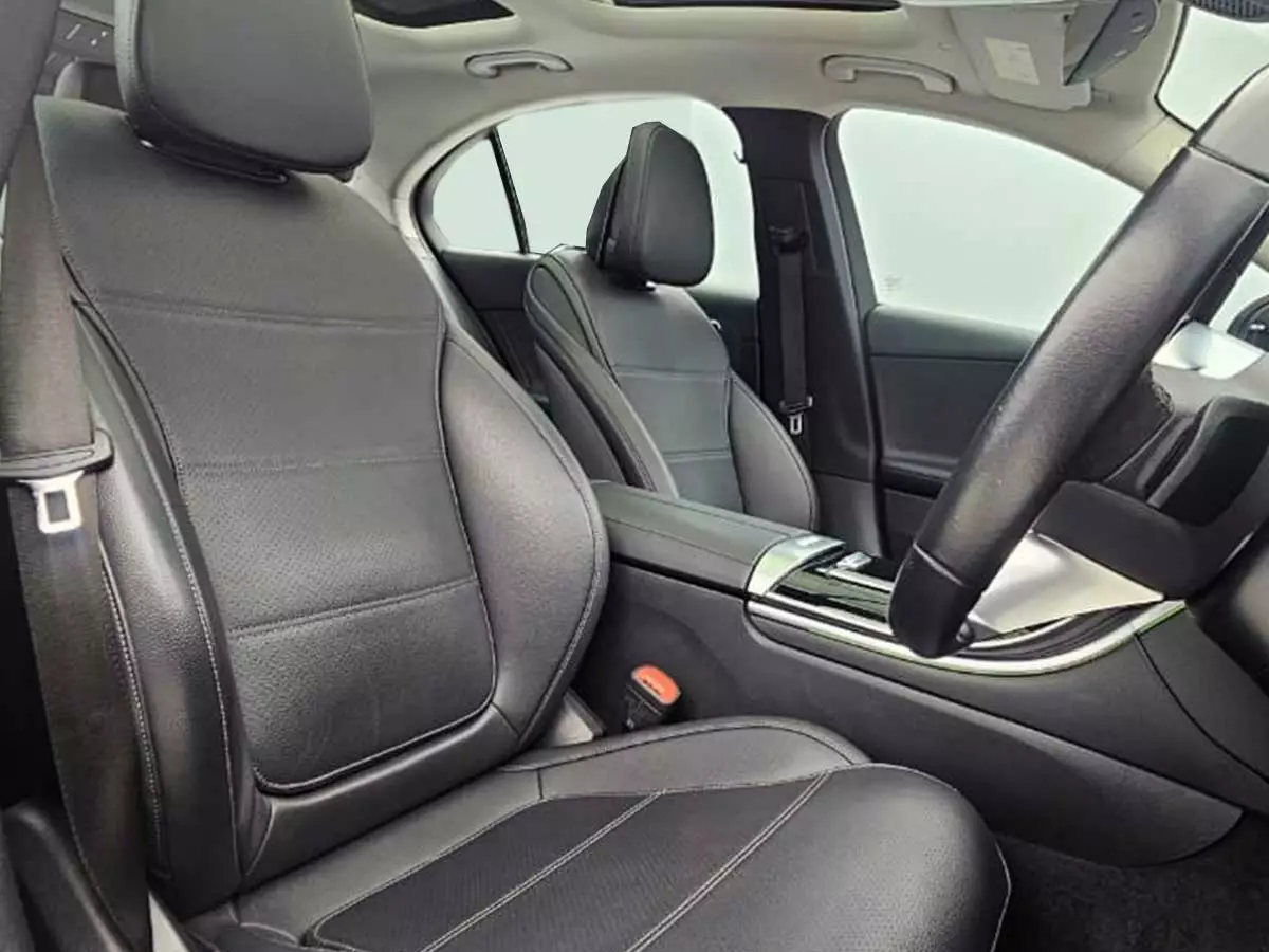 Vehicle Image for 17/17for Mercedes-Benz C-Class C220d Avantgarde