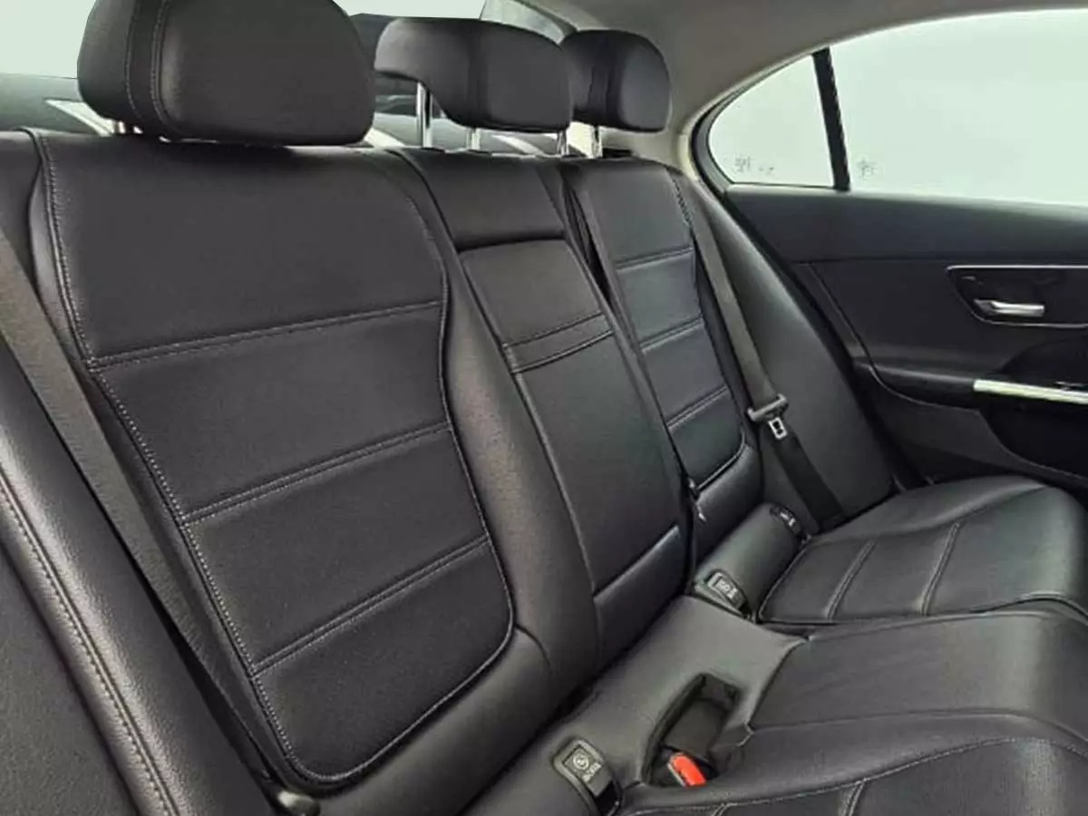 Vehicle Image for 16/17for Mercedes-Benz C-Class C220d Avantgarde