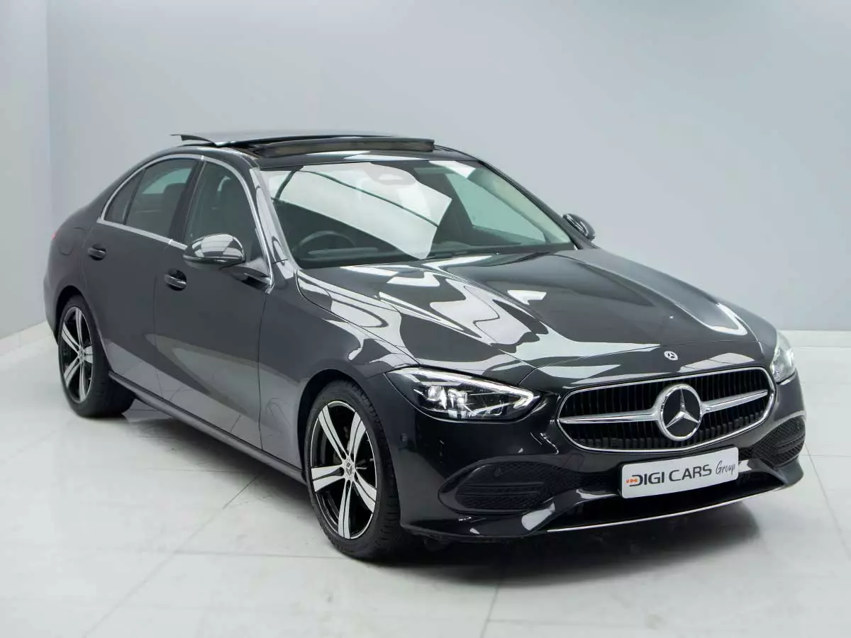 Vehicle Image for 2/17for Mercedes-Benz C-Class C220d Avantgarde