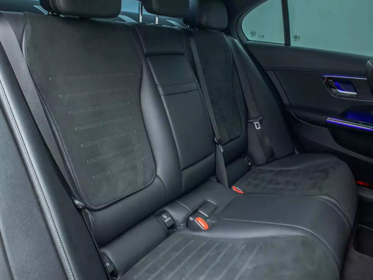 Vehicle Image for 16/17for Mercedes-Benz C-Class C220d AMG Line