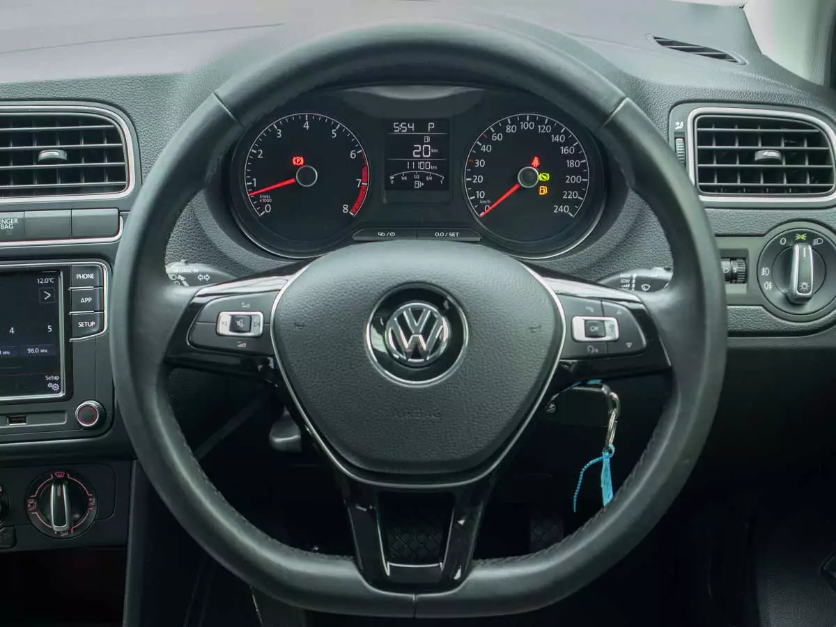 Vehicle Image for 10/17for Volkswagen Polo Sedan 1.6 Comfortline Auto