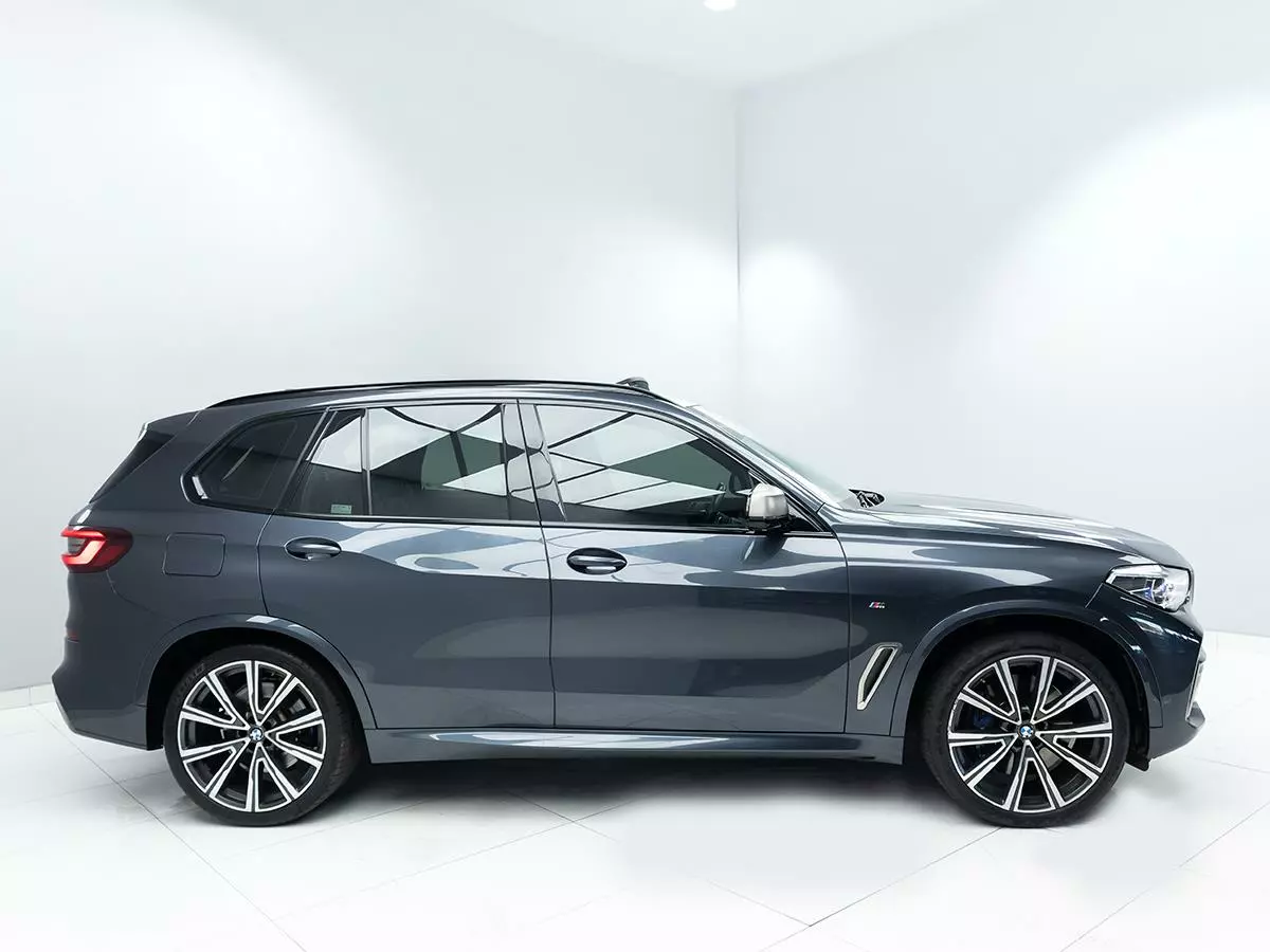 Vehicle Image for 4/17for BMW X5 M50d