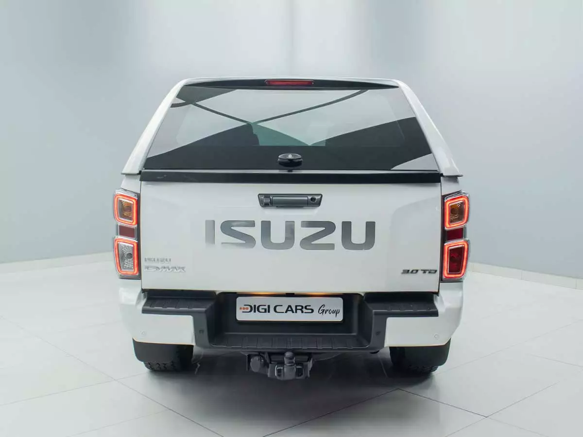 Vehicle Image for 9/17for Isuzu D-Max 3.0TD Double Cab V-Cross 4x4
